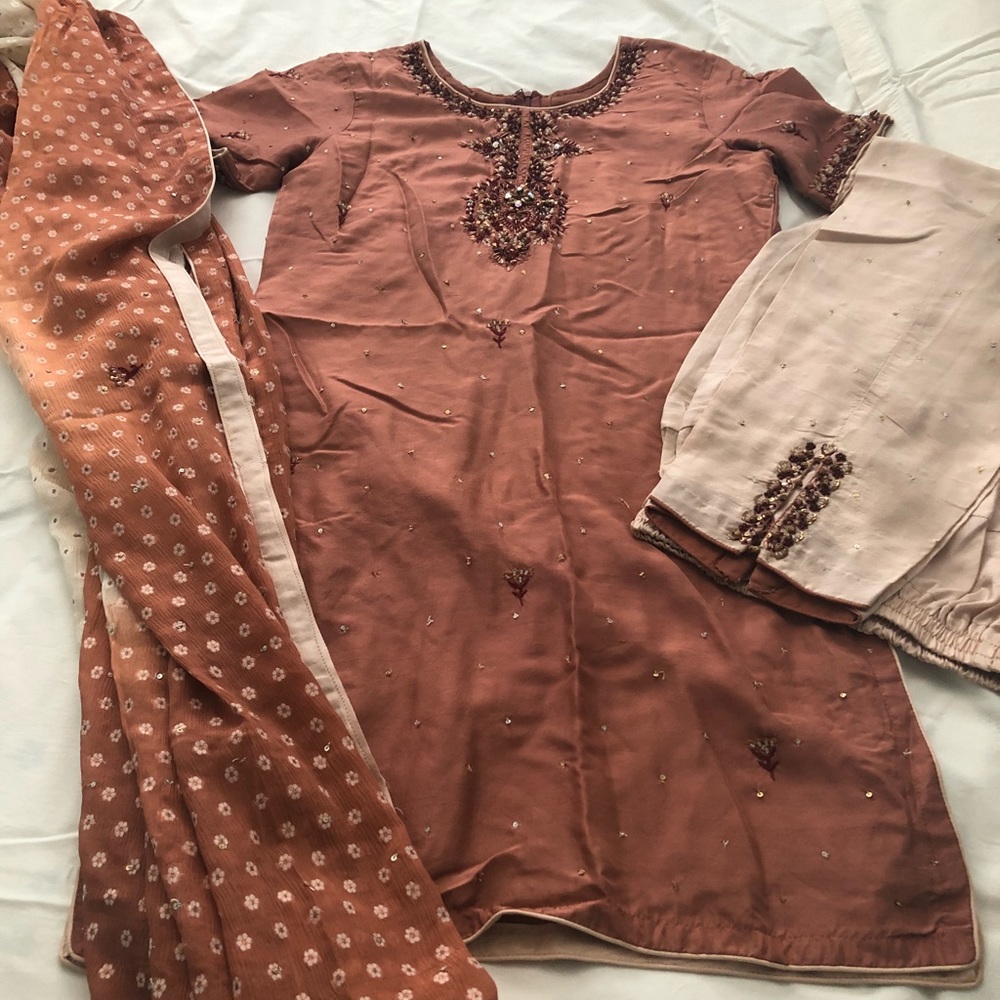 🌷Paki/Indian Embroidered elegant Outifit